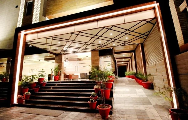 early check in hotels in pinnacle by 1589 hotels lucknow